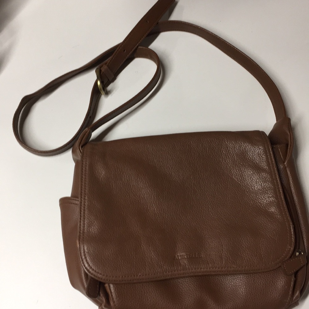 Aurielle leather purse